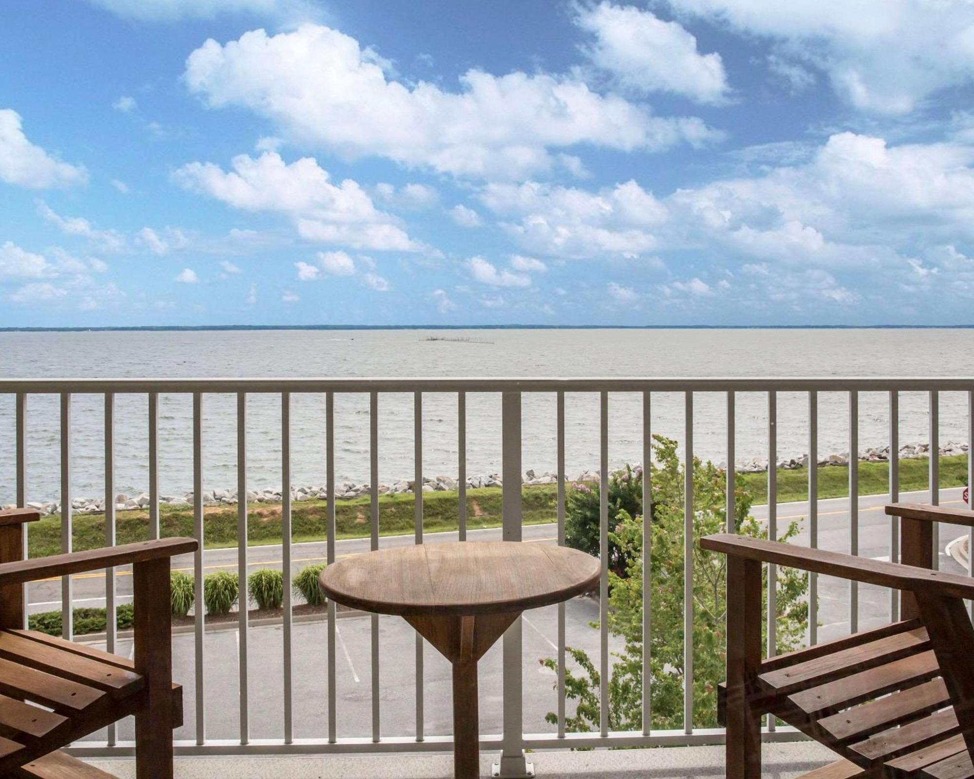 Island Inn & Suites, Ascend Hotel Collection Piney Point Exterior foto