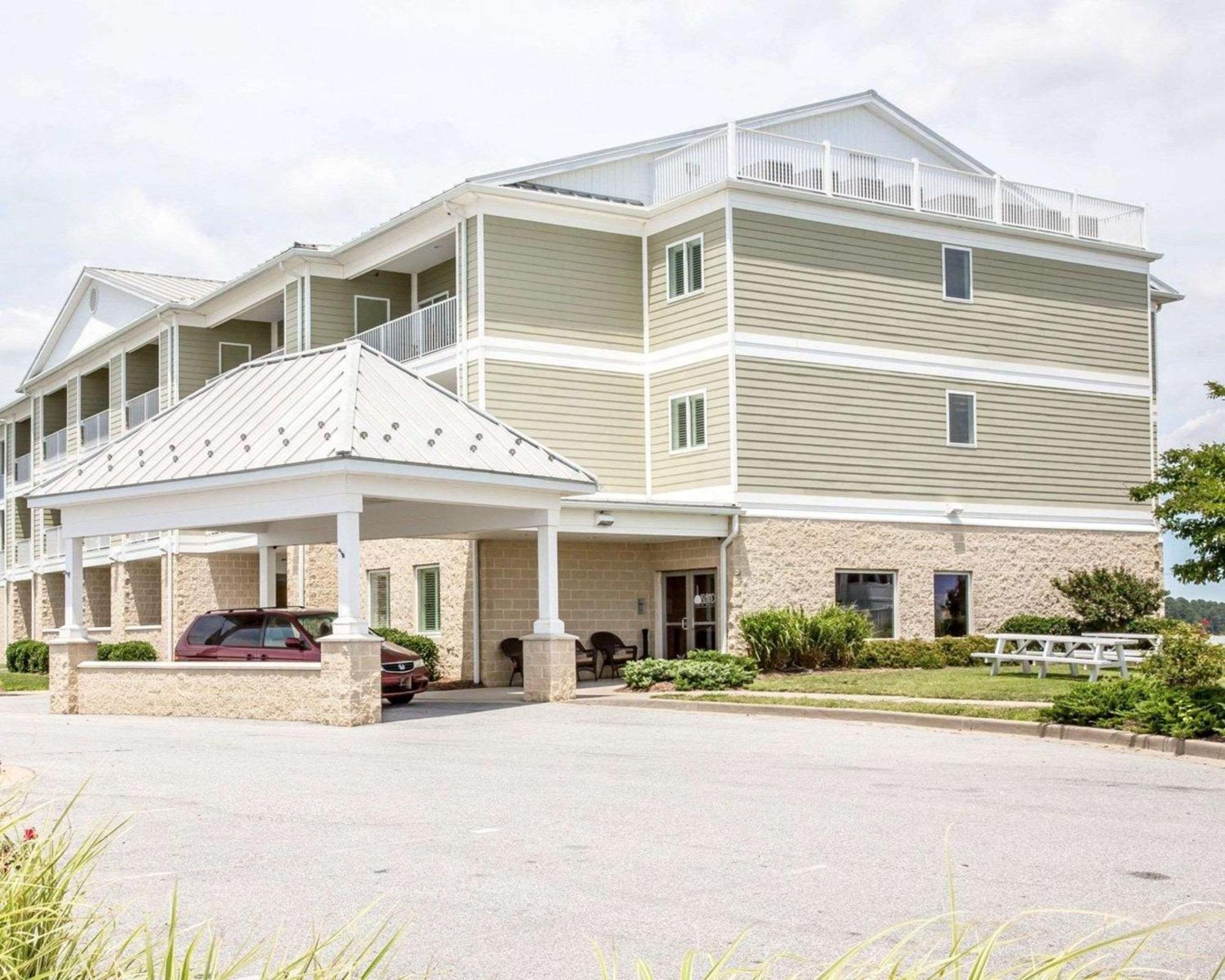 Island Inn & Suites, Ascend Hotel Collection Piney Point Exterior foto