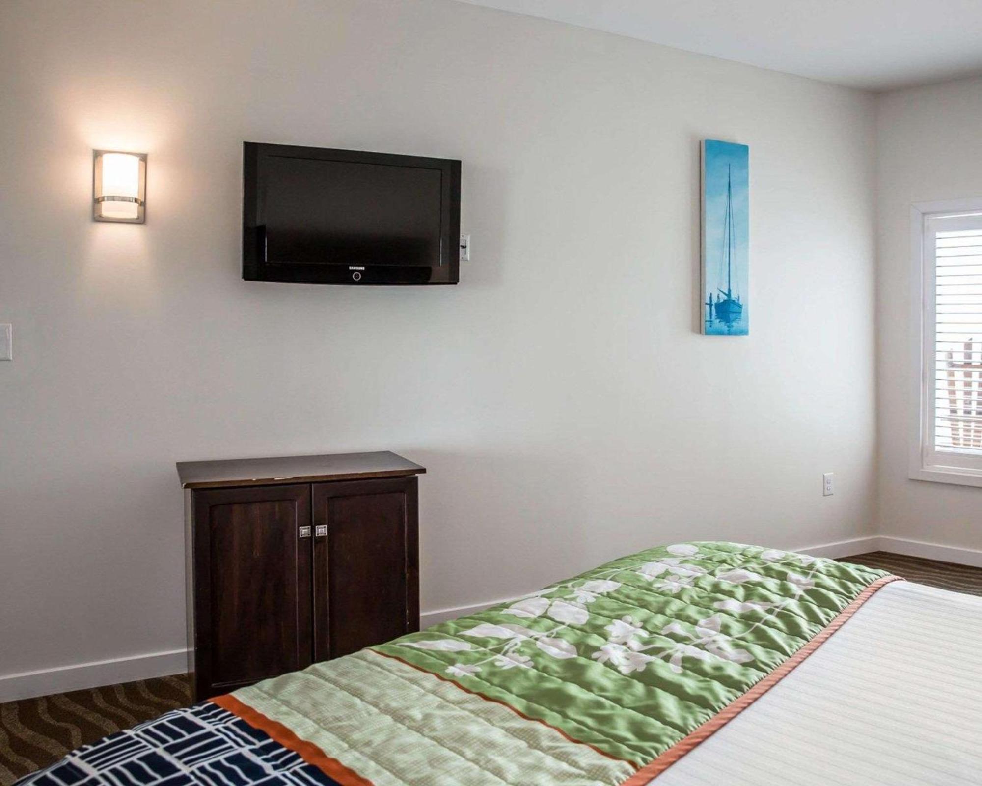 Island Inn & Suites, Ascend Hotel Collection Piney Point Exterior foto